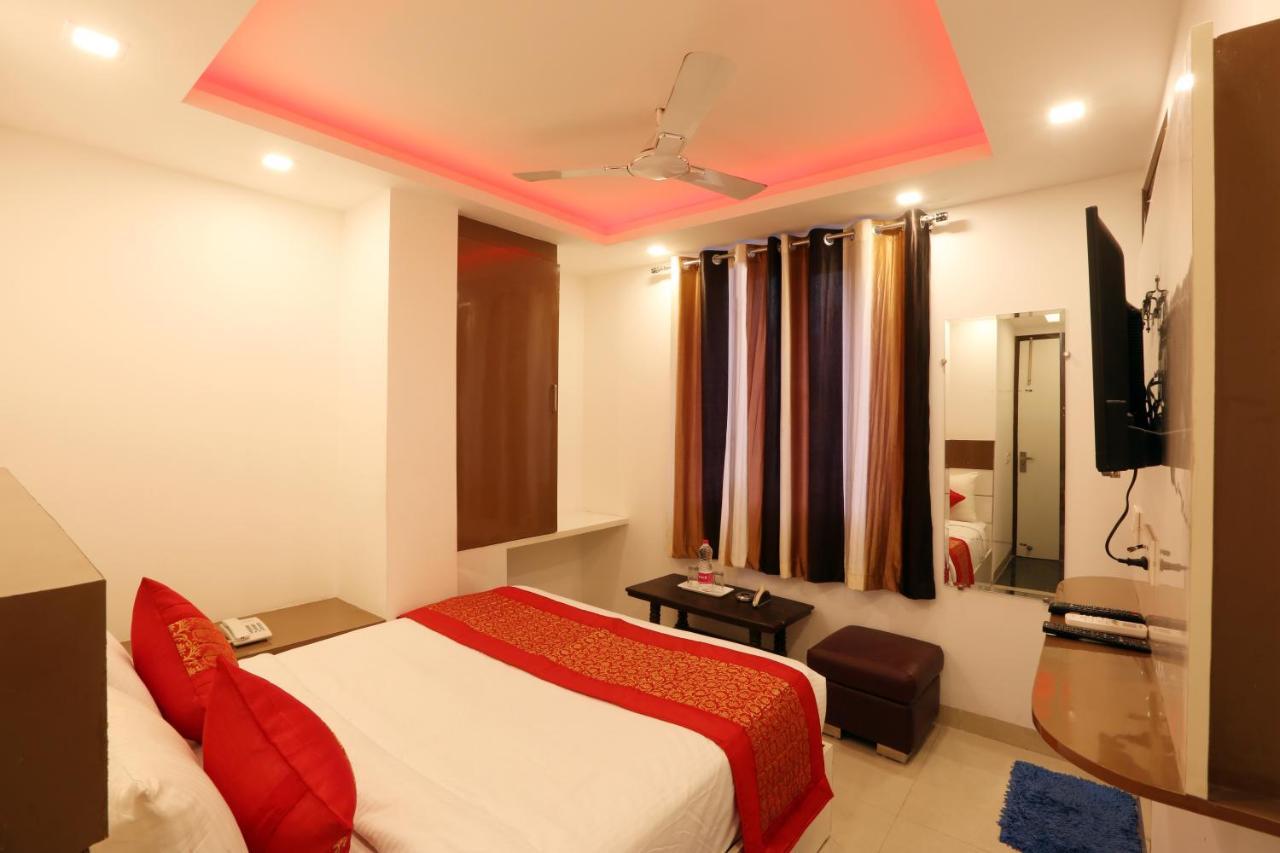 Hotel Square Stay Нью-Дели Экстерьер фото
