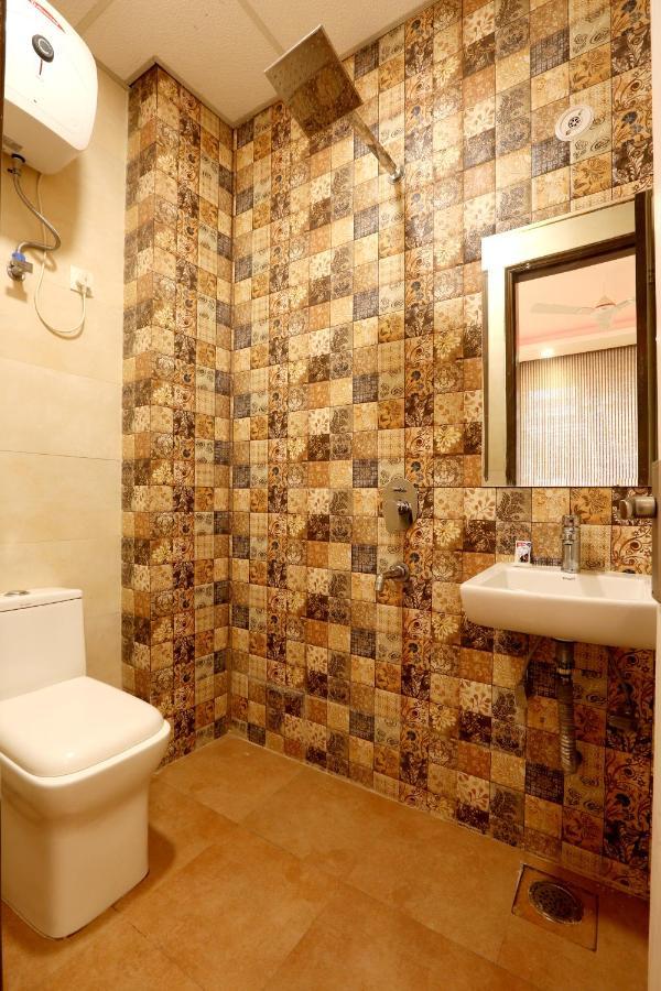 Hotel Square Stay Нью-Дели Экстерьер фото