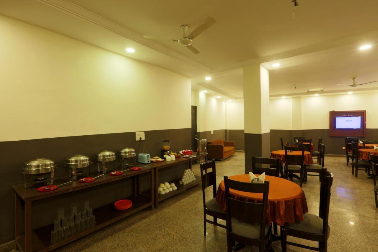 Hotel Square Stay Нью-Дели Экстерьер фото